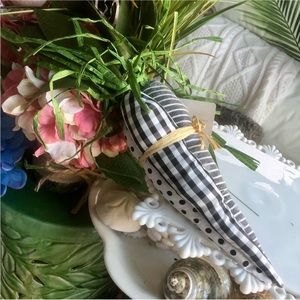 NWT Trio Gray Stripe, Black & White Buffalo Check & Polka Dot Easter Carrots